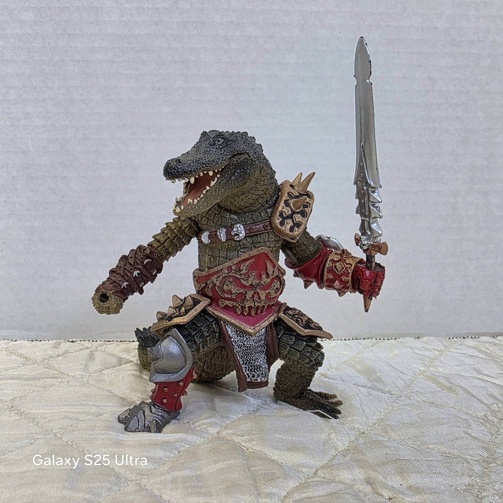 Papo 2008 Medieval Fantasy Crocodile Mutant Hand Painted Figure